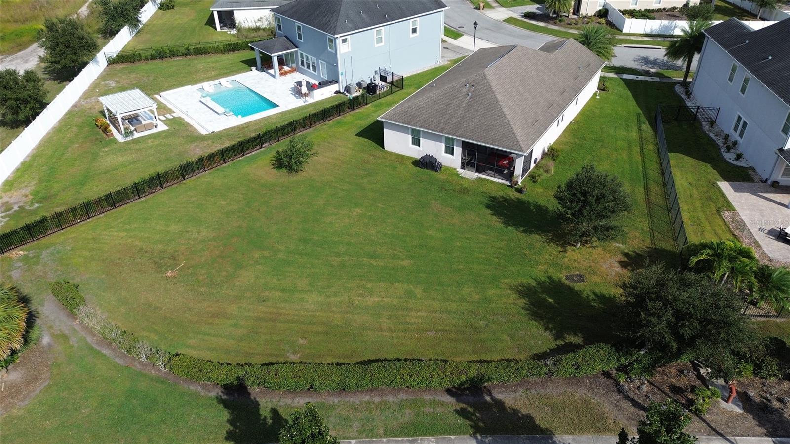 STOREY LAKE - Residential