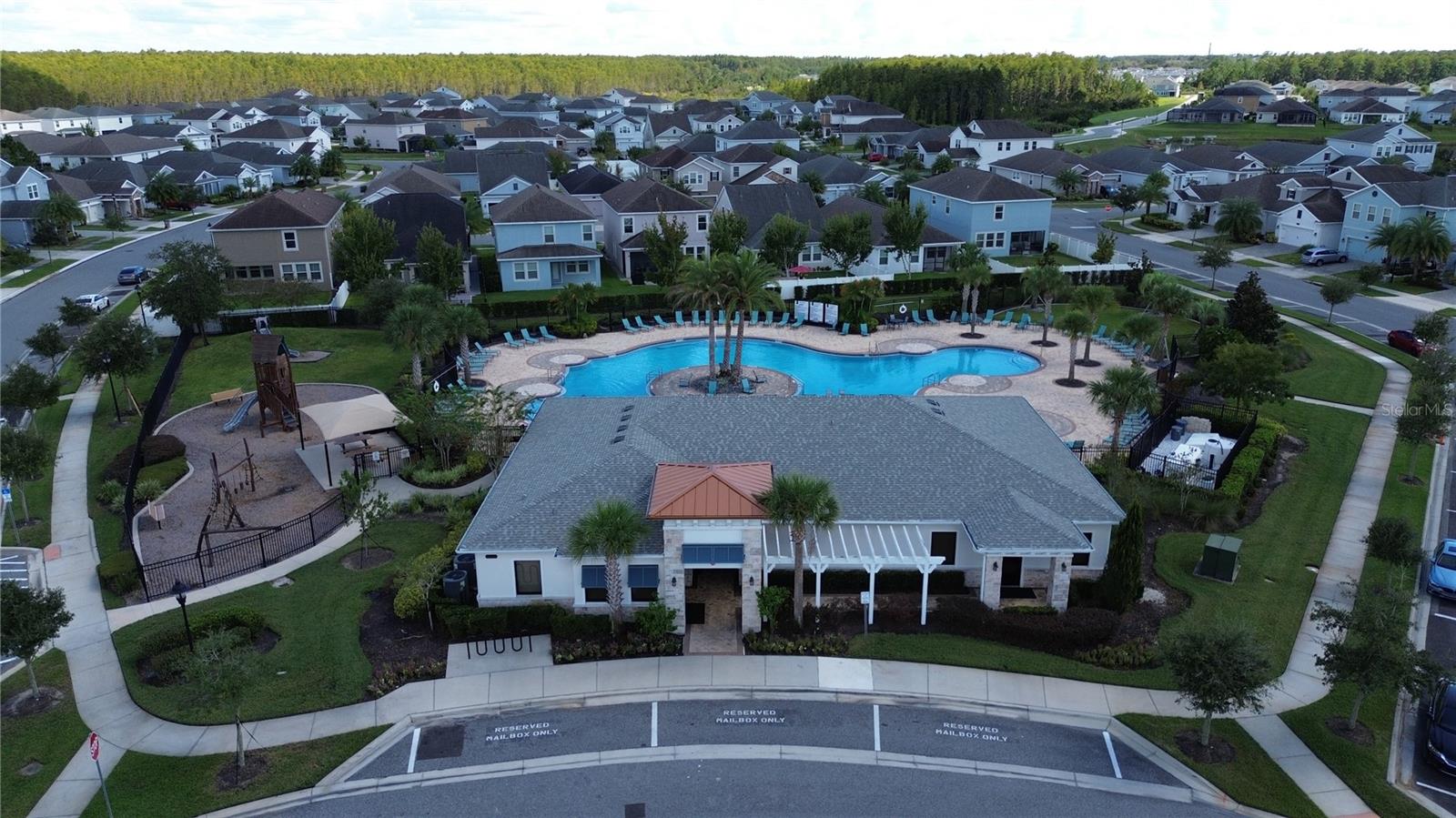 STOREY LAKE - Residential