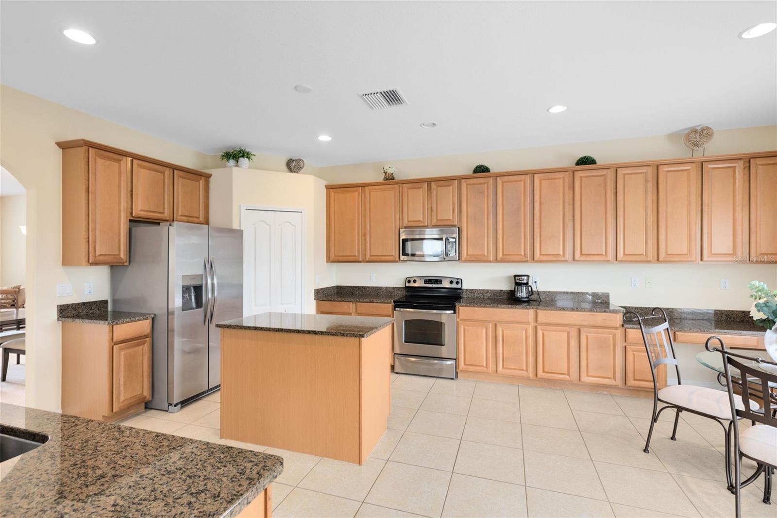 DRAYTON-PRESTON WOODS AT PROVIDENCE - Residential