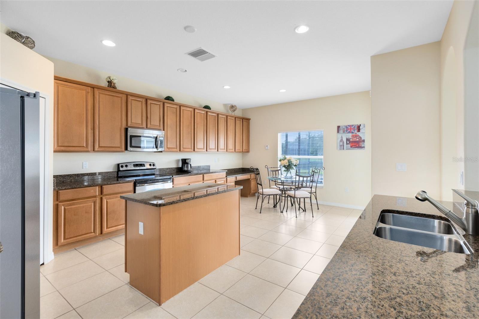 DRAYTON-PRESTON WOODS AT PROVIDENCE - Residential