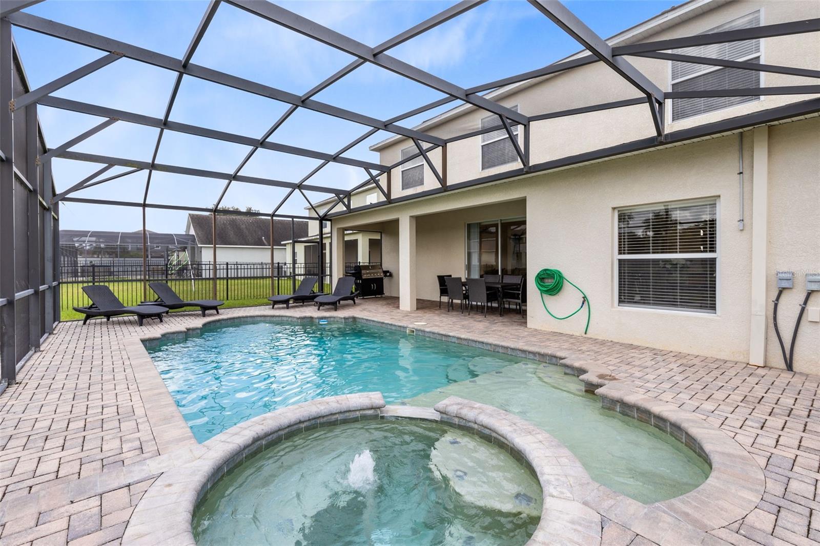 DRAYTON-PRESTON WOODS AT PROVIDENCE - Residential