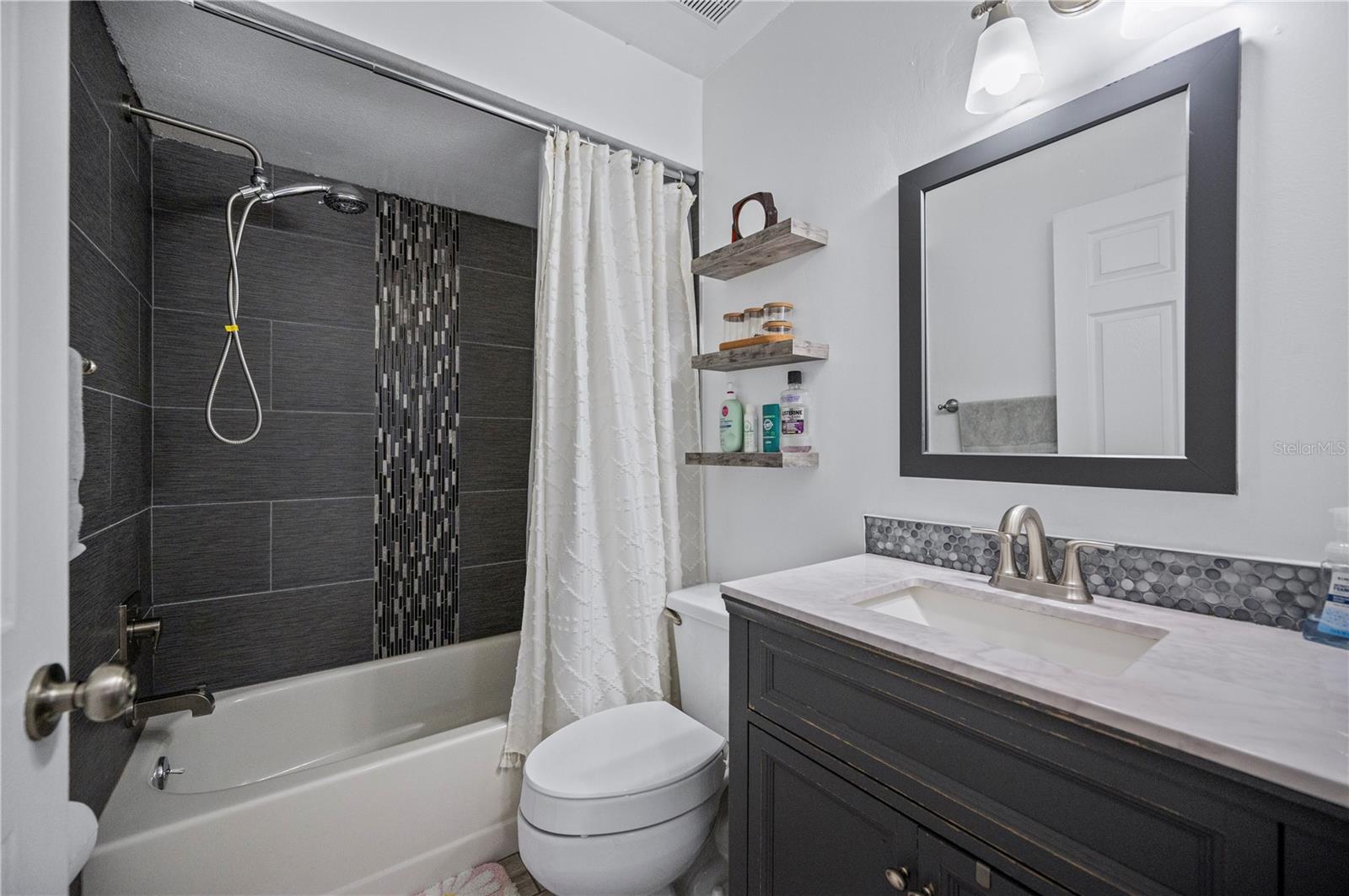 SCENIC HILLS - Residential