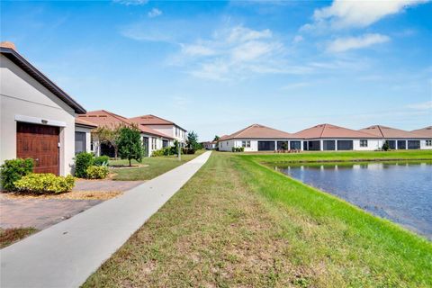 A home in WIMAUMA