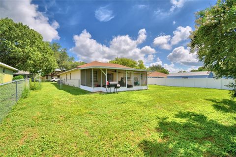 A home in AUBURNDALE