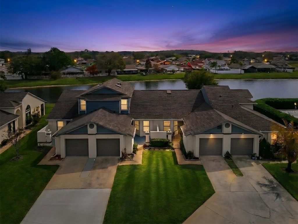 Photo of 62 Lakepointe Circle, Kissimmee, FL 34743 (MLS # O6386858)