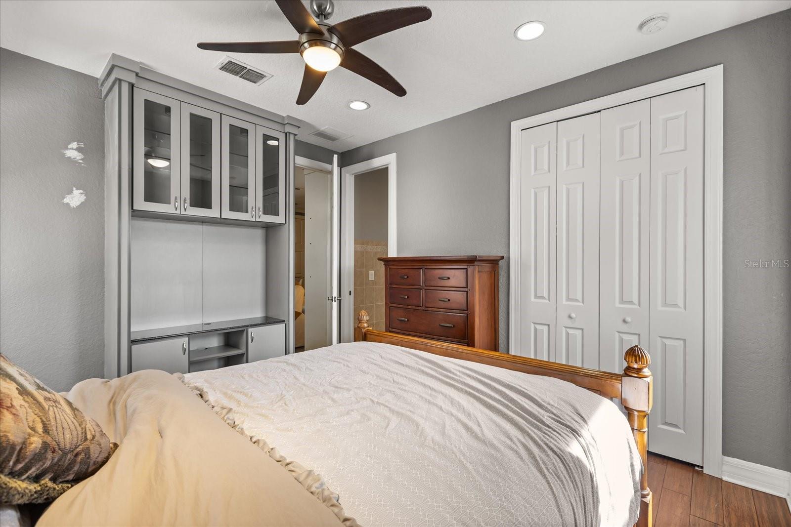 BRONSONS LNDGS F & M - Residential