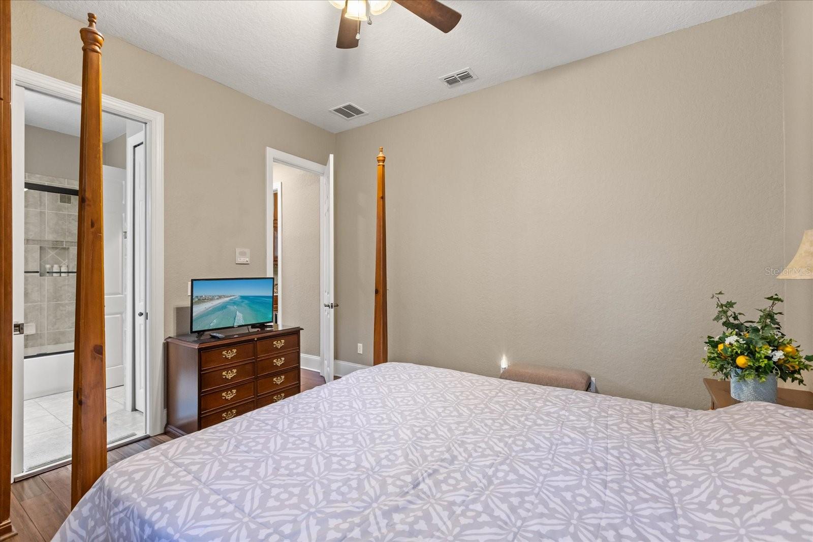 BRONSONS LNDGS F & M - Residential