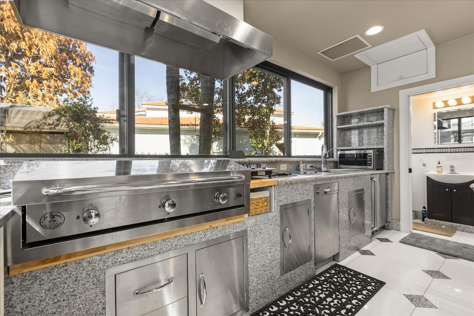 BRONSONS LNDGS F & M - Residential