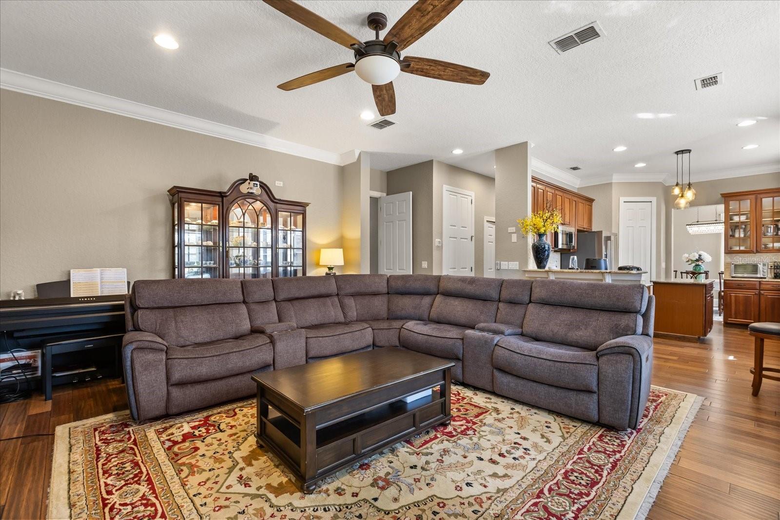 BRONSONS LNDGS F & M - Residential