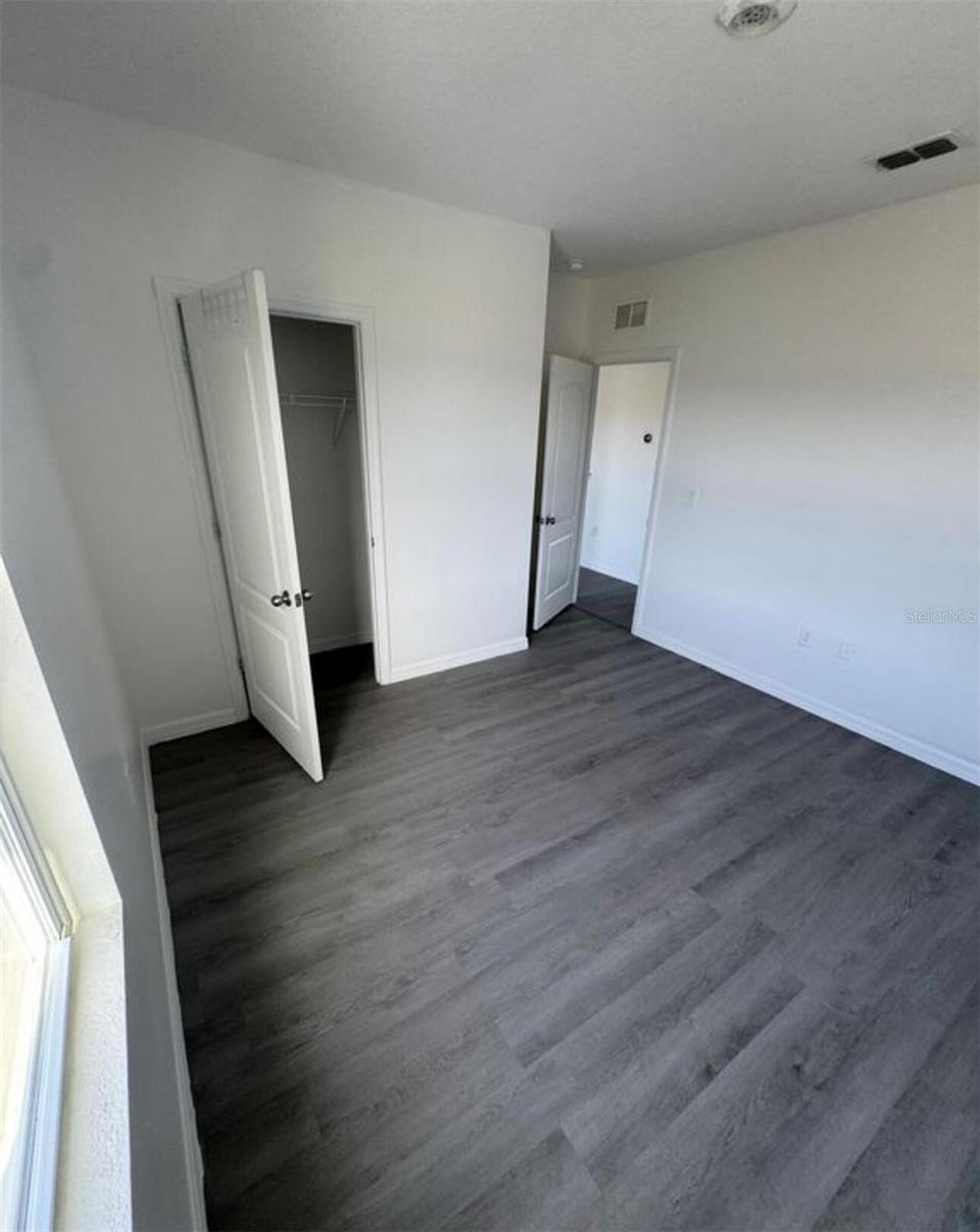 SQUIRES GROVE - Residential Lease