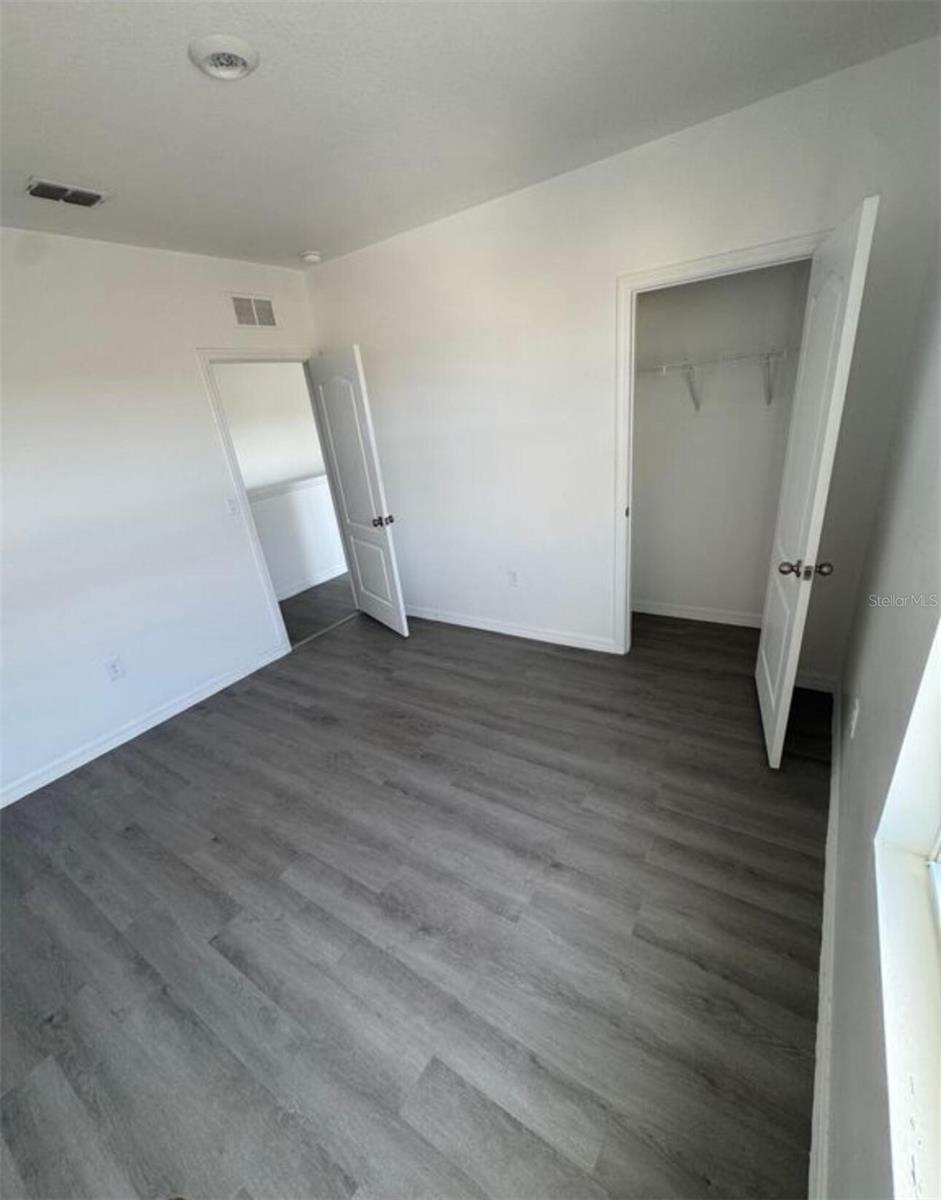SQUIRES GROVE - Residential Lease