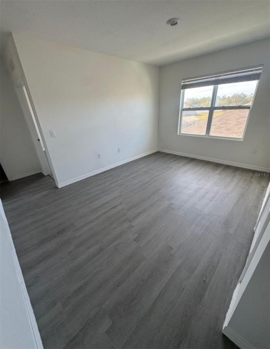 SQUIRES GROVE - Residential Lease