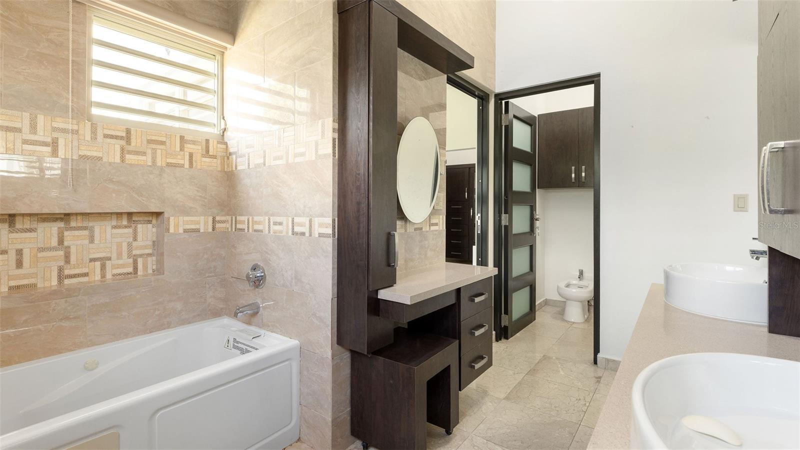 BO. BEJUCOS - Residential