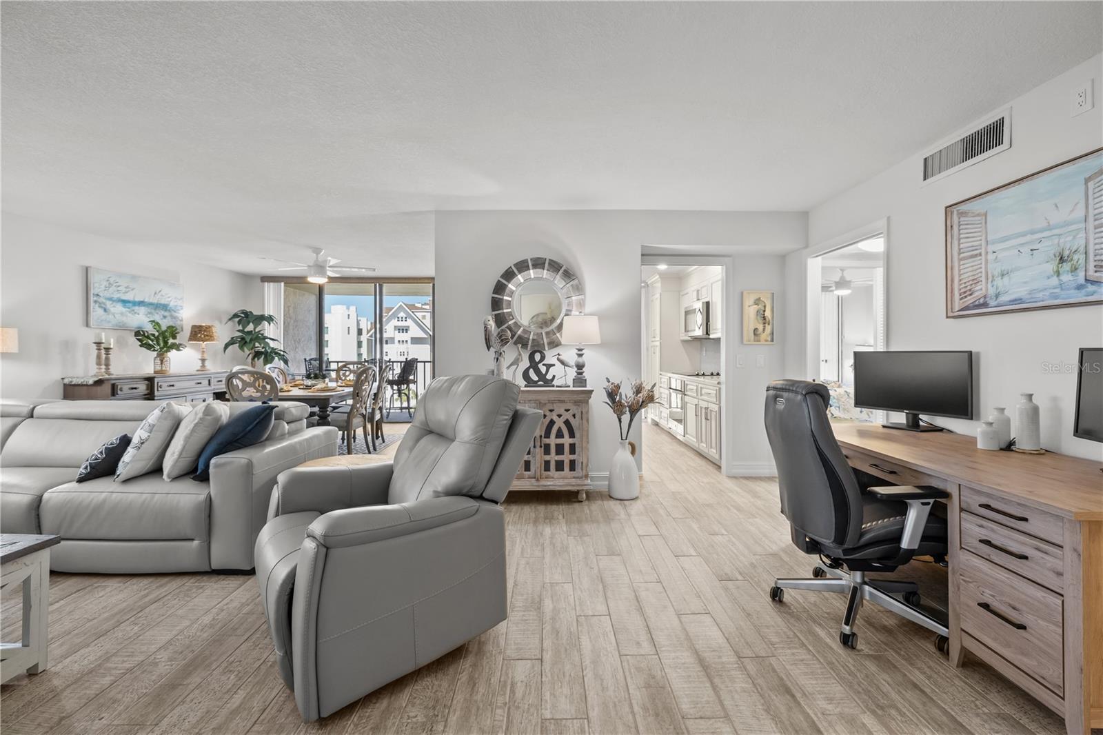 HARBOUR THE CONDO - Residential