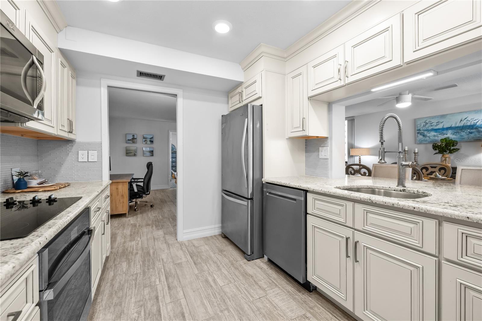 HARBOUR THE CONDO - Residential