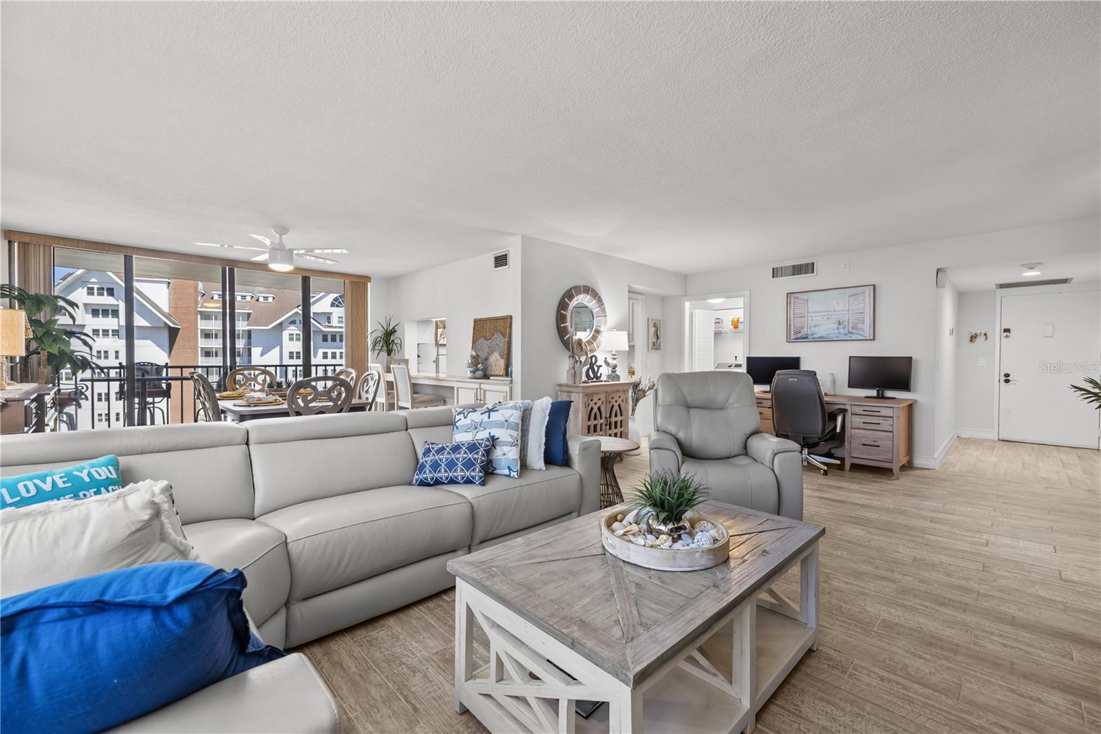 HARBOUR THE CONDO - Residential