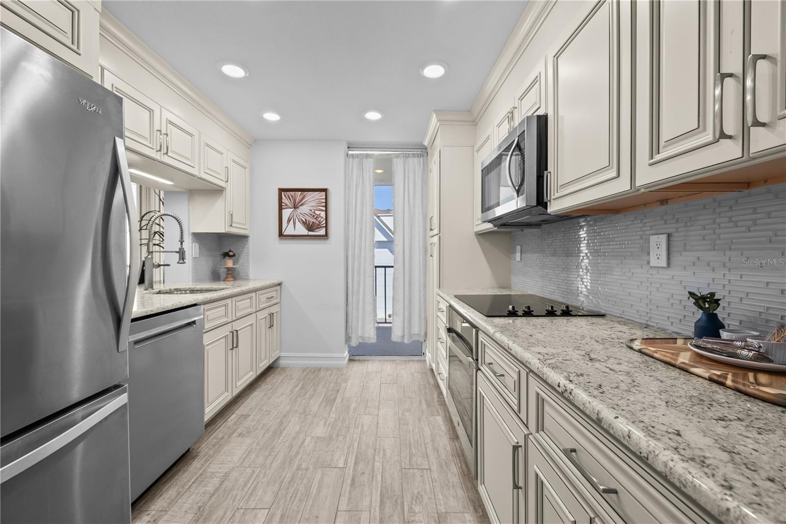 HARBOUR THE CONDO - Residential