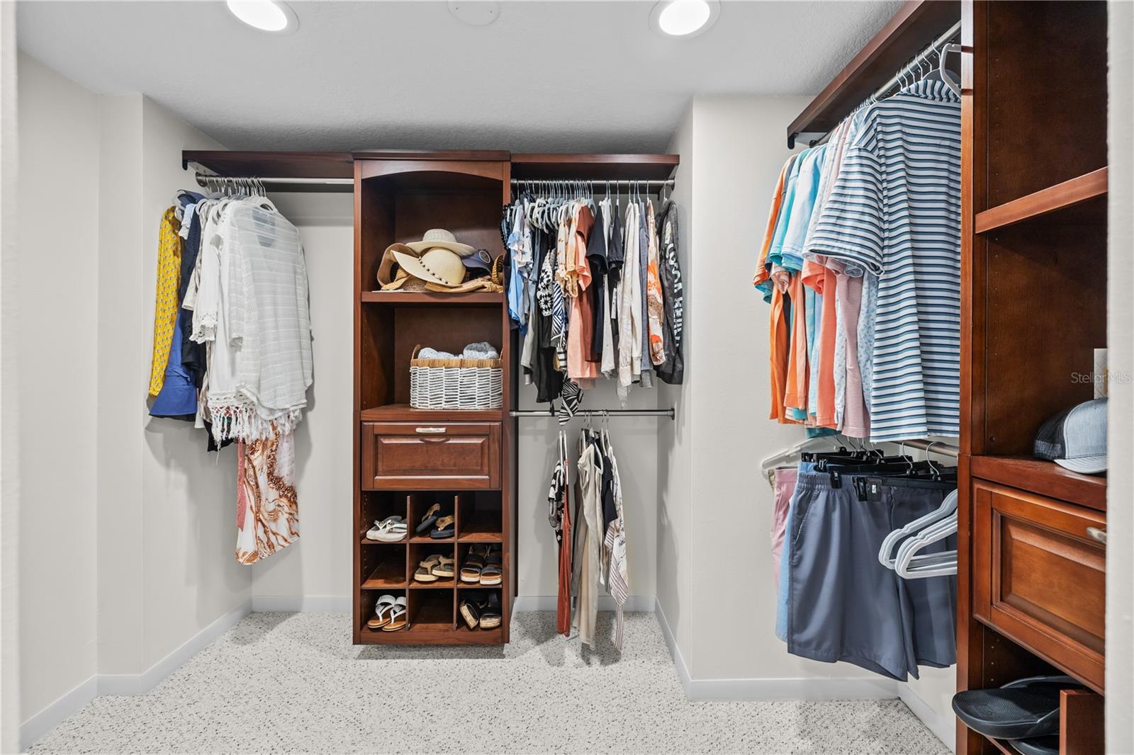 HARBOUR THE CONDO - Residential