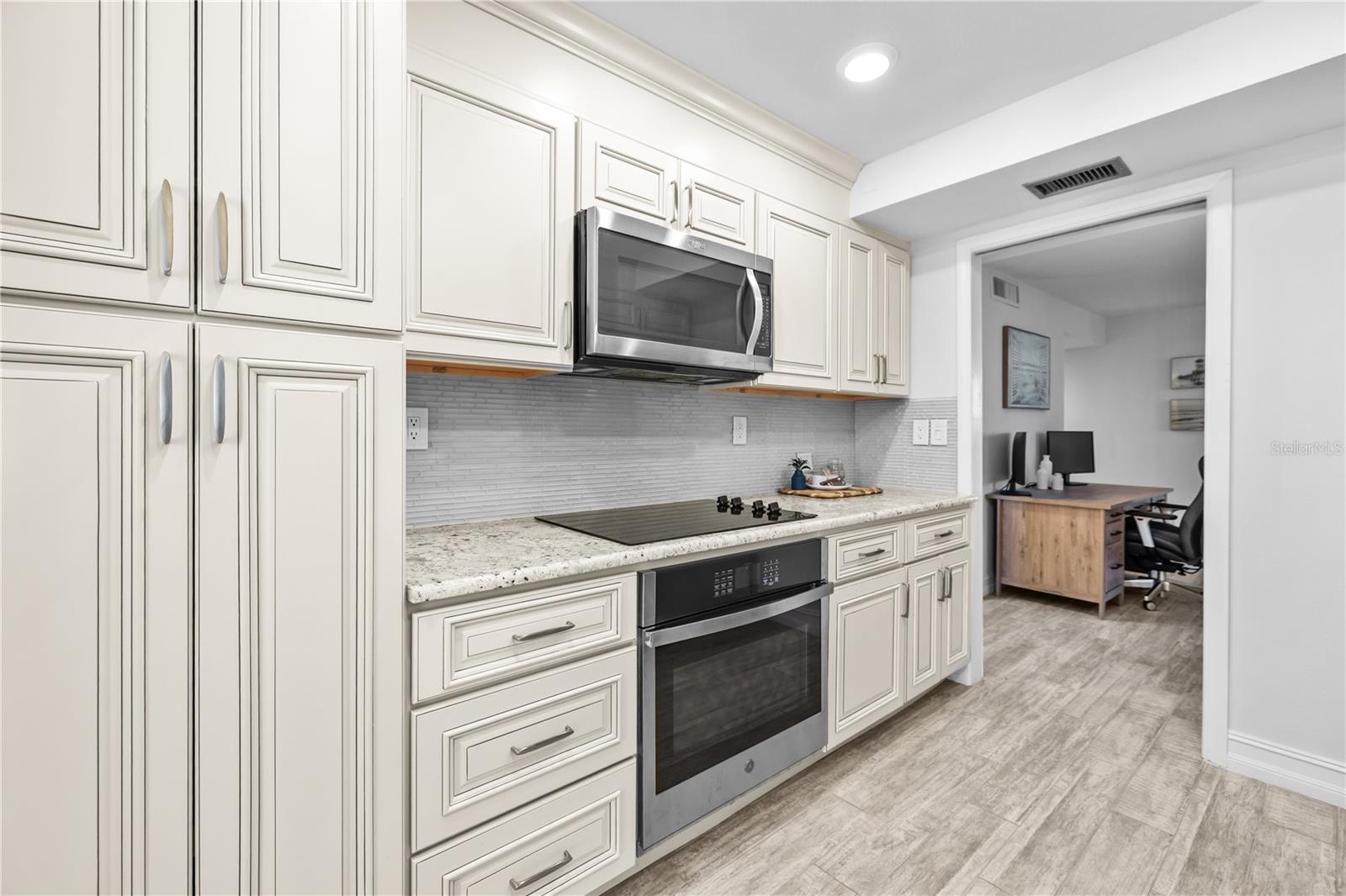 HARBOUR THE CONDO - Residential