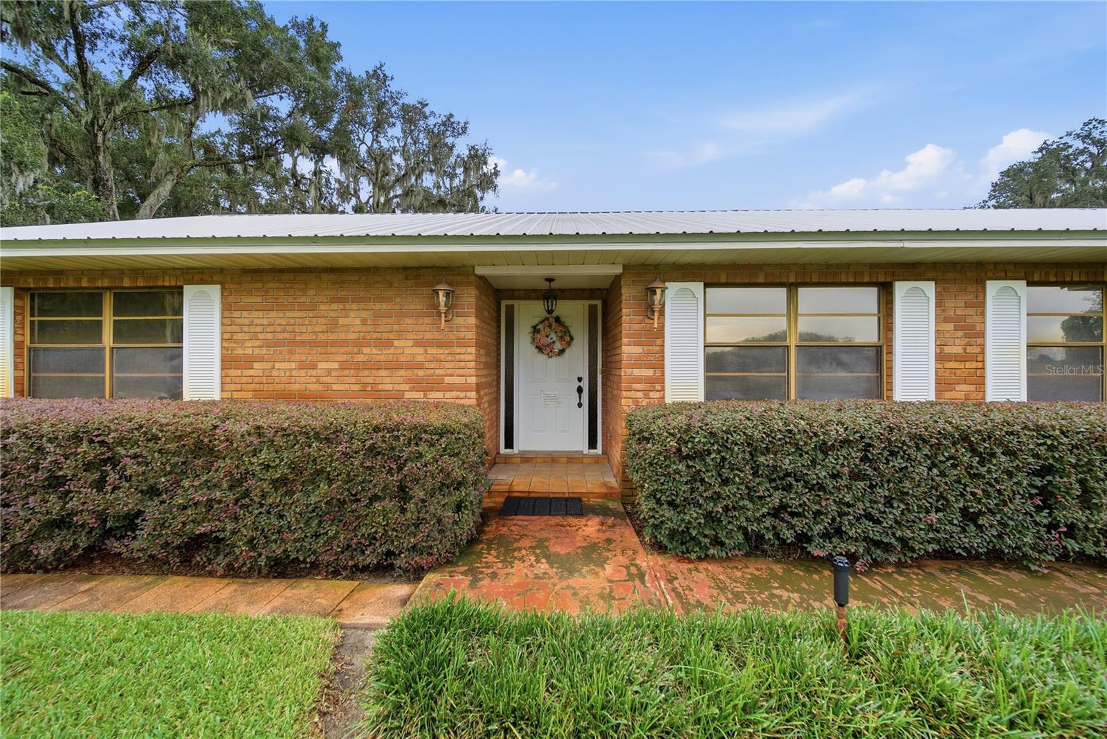 3704 THONOTOSASSA ROAD