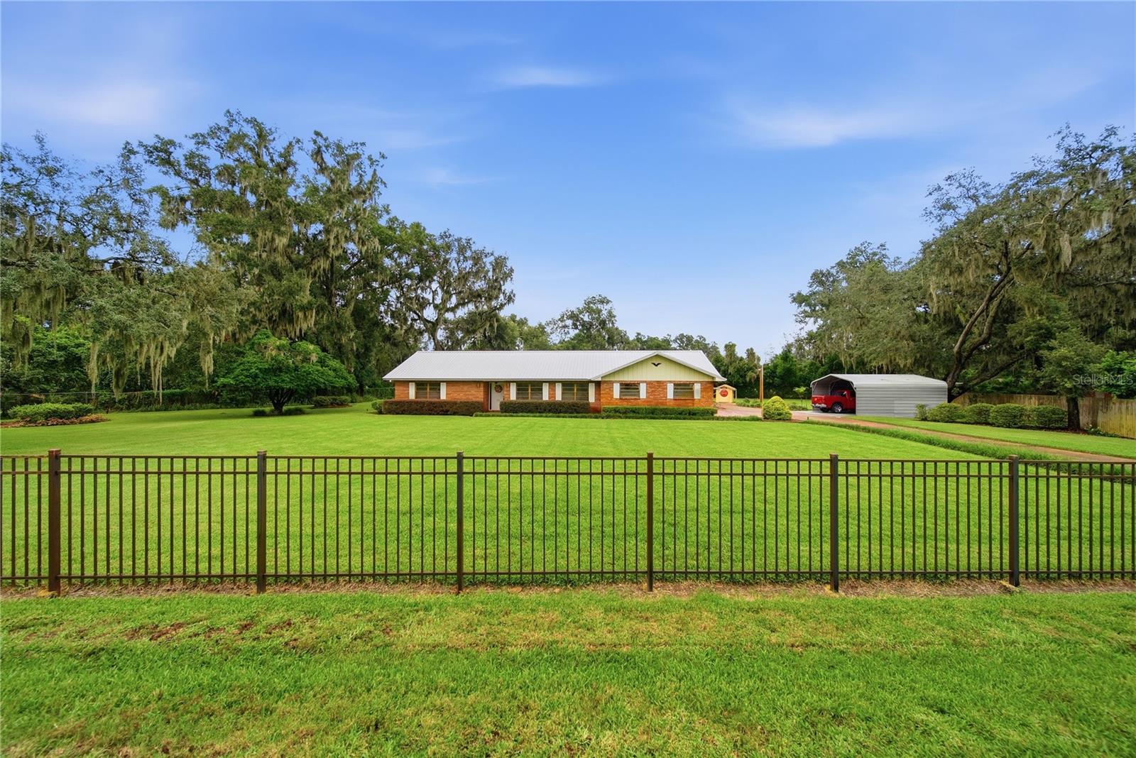 3704 THONOTOSASSA ROAD