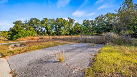 Tiny photo for 515 Us Highway 27, Clermont, FL 34715 (MLS # G5105392)
