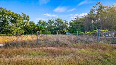Tiny photo for 515 Us Highway 27, Clermont, FL 34715 (MLS # G5105392)