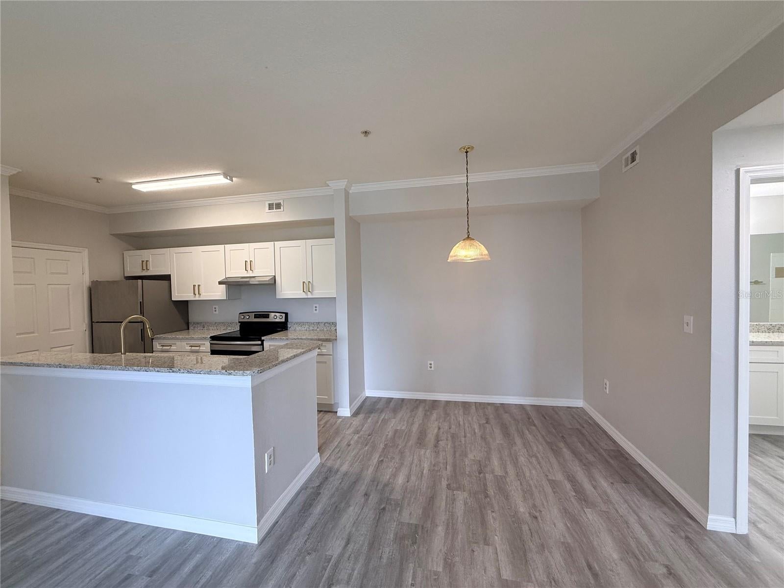 5618 PINNACLE HEIGHTS CIRCLE 305