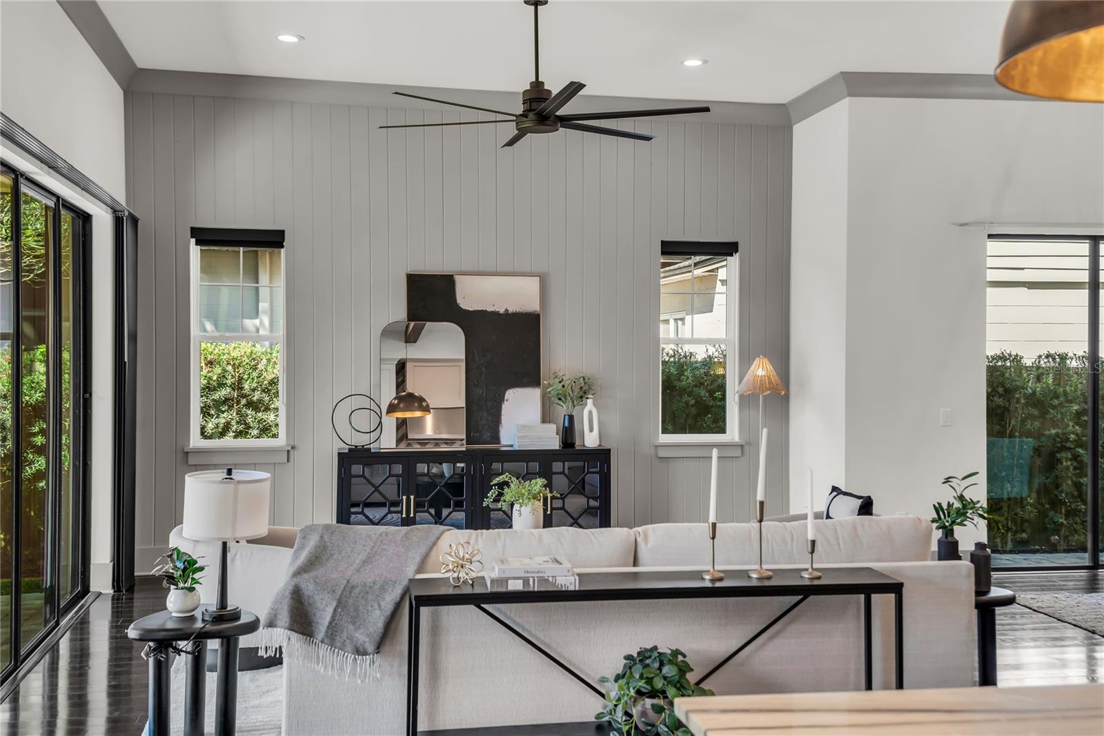 IVANHOE SHORES - Residential