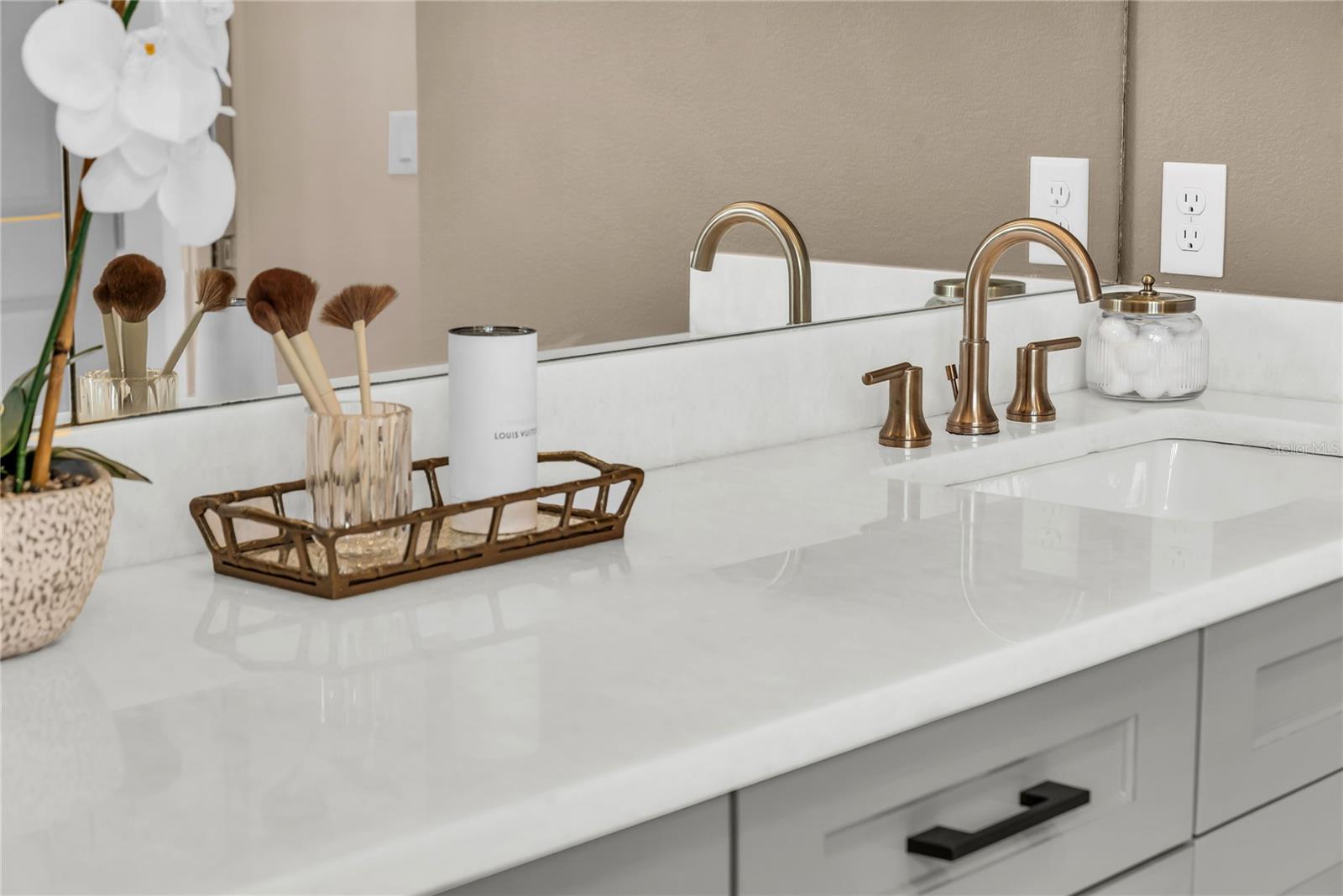 IVANHOE SHORES - Residential