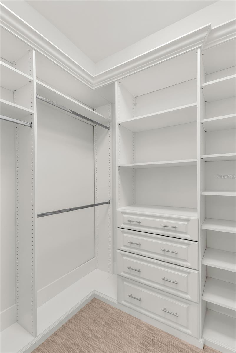 IVANHOE SHORES - Residential