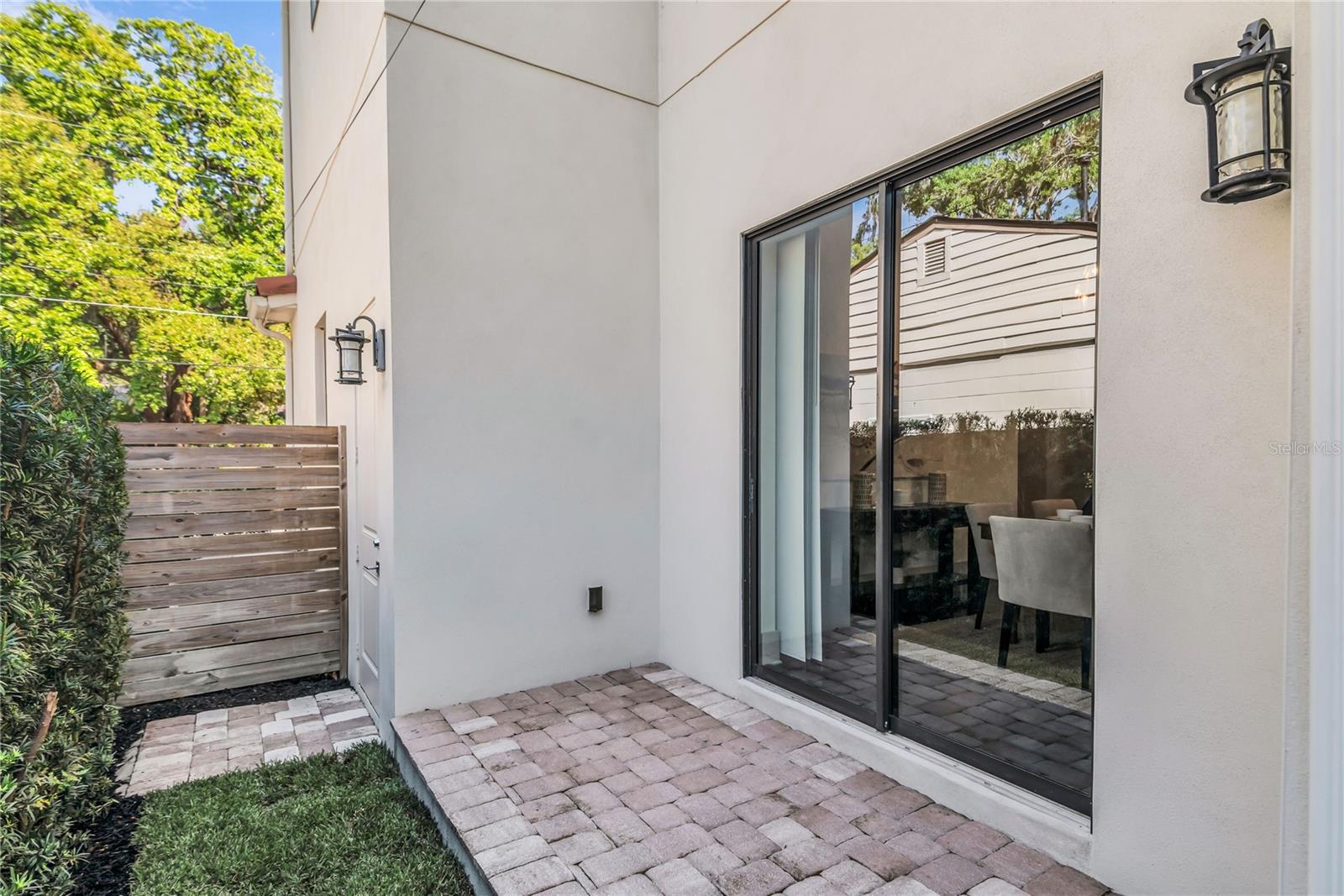 IVANHOE SHORES - Residential