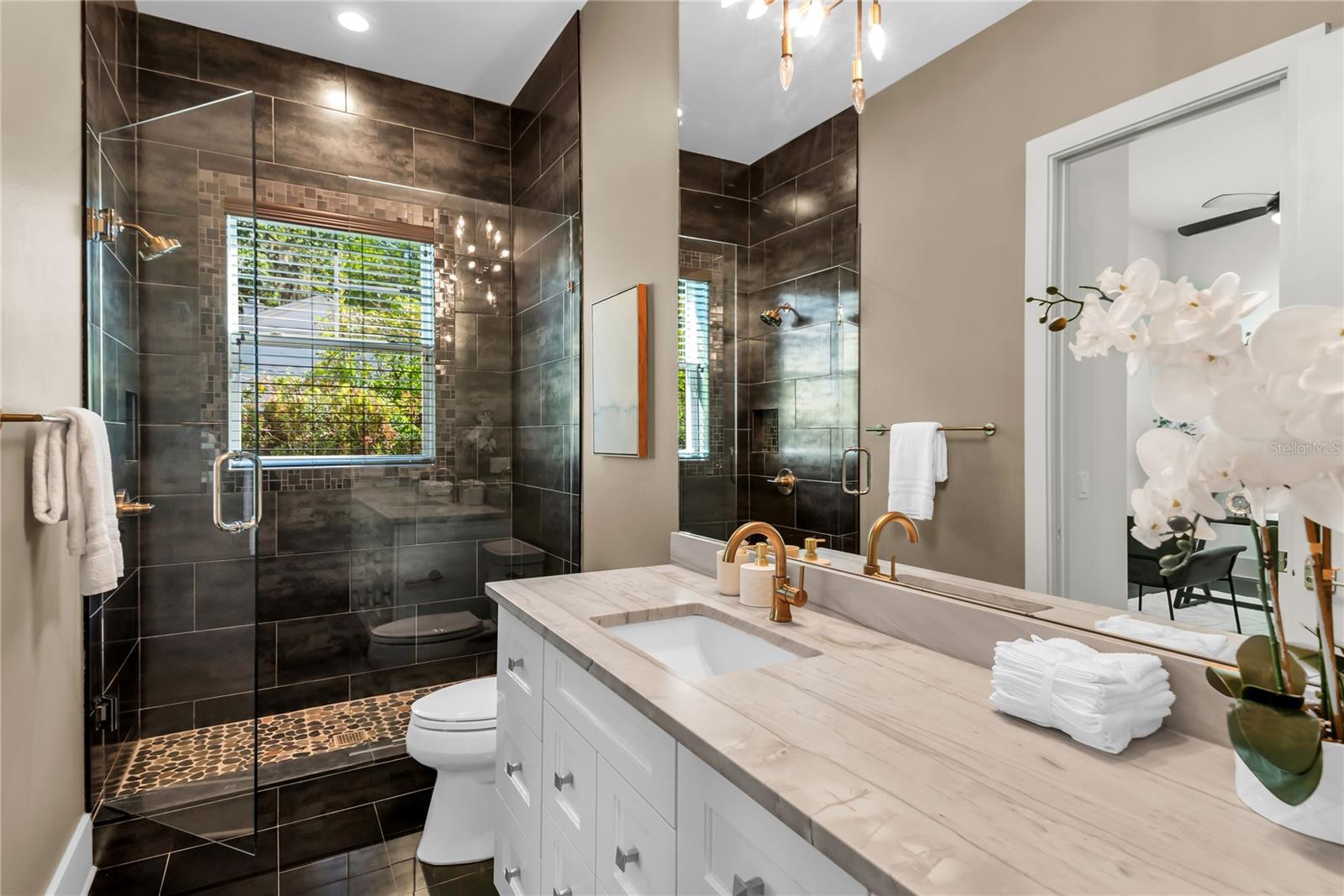 IVANHOE SHORES - Residential