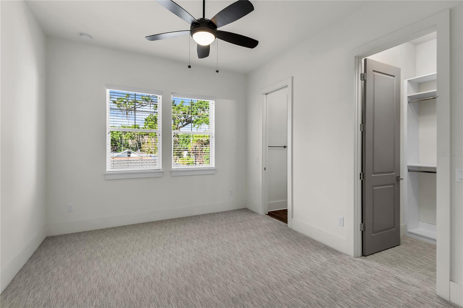 IVANHOE SHORES - Residential