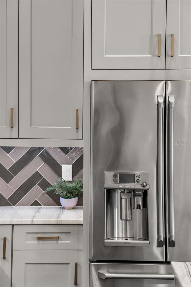 IVANHOE SHORES - Residential