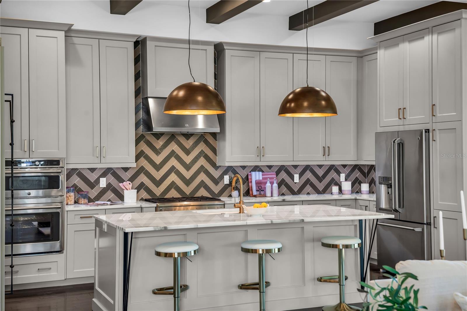 IVANHOE SHORES - Residential