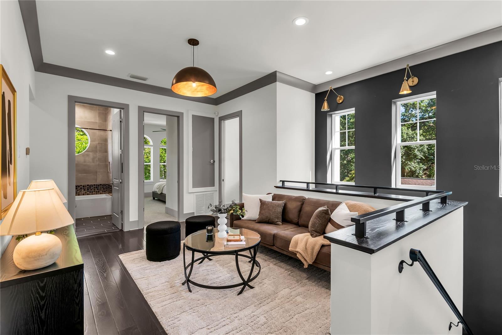 IVANHOE SHORES - Residential