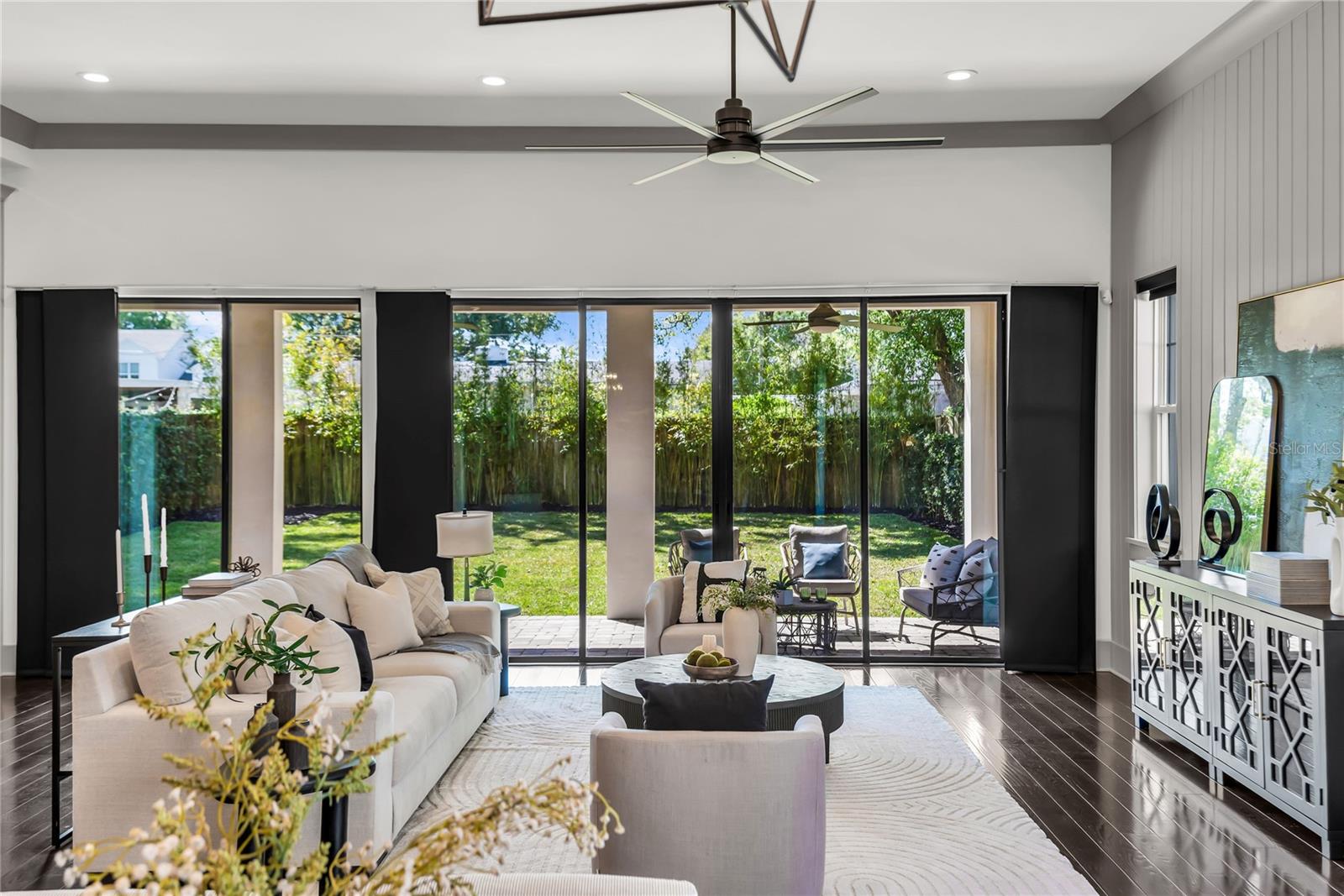 IVANHOE SHORES - Residential