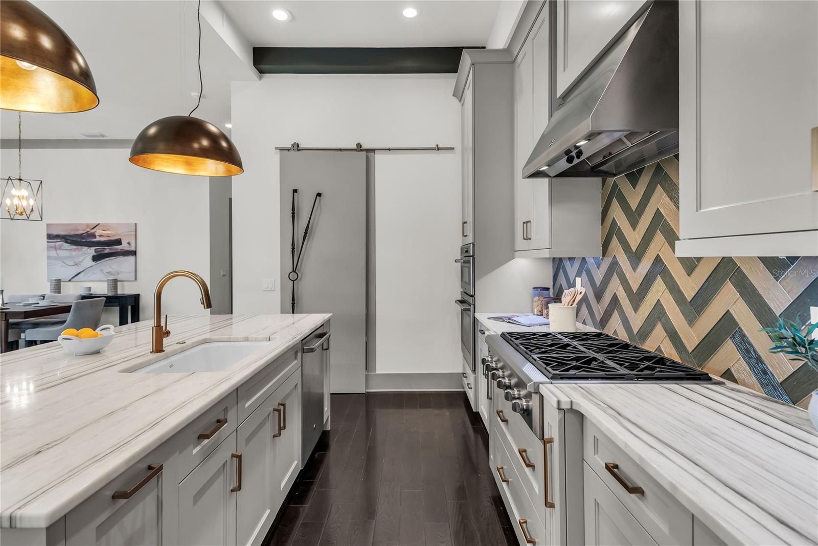 IVANHOE SHORES - Residential