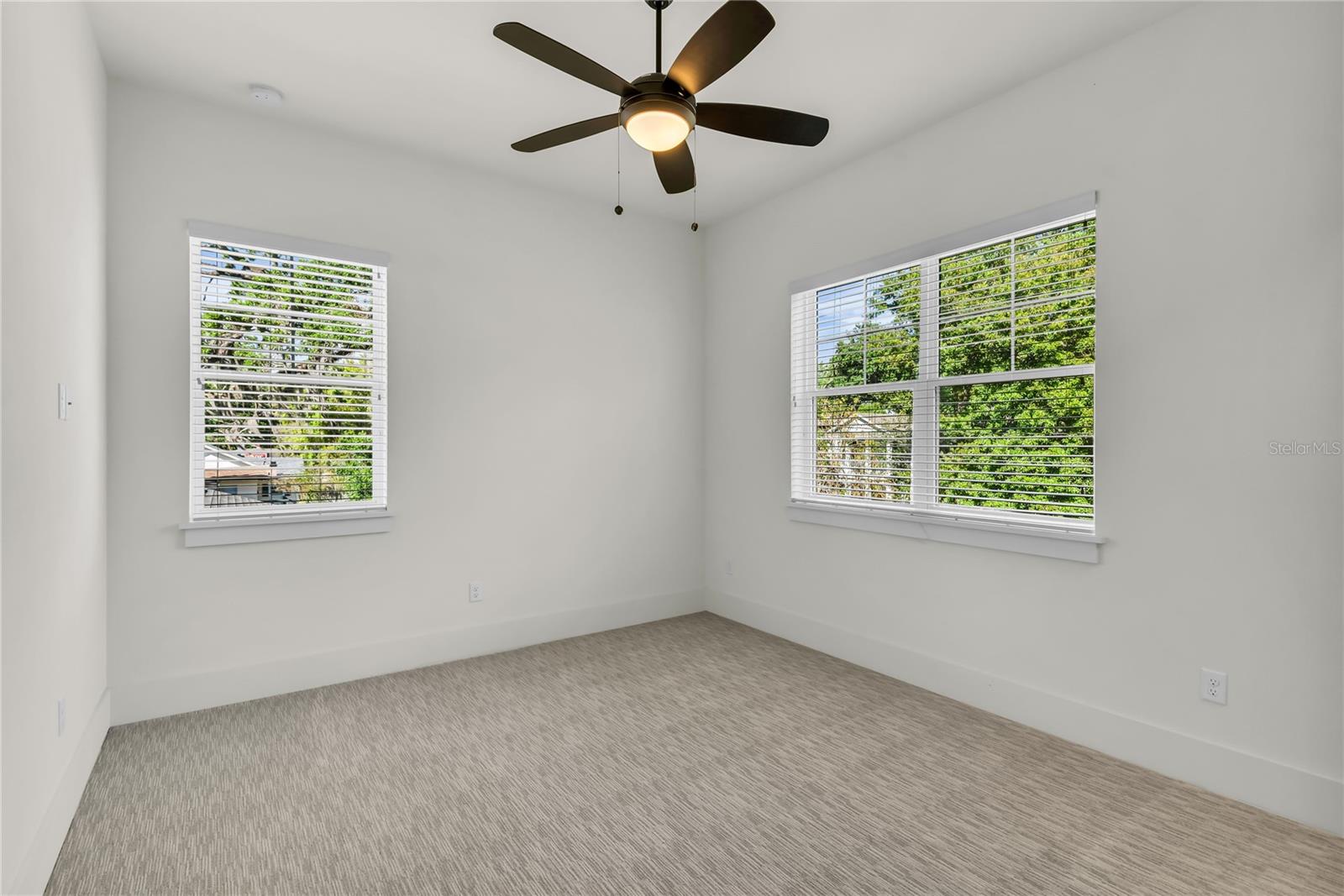 IVANHOE SHORES - Residential