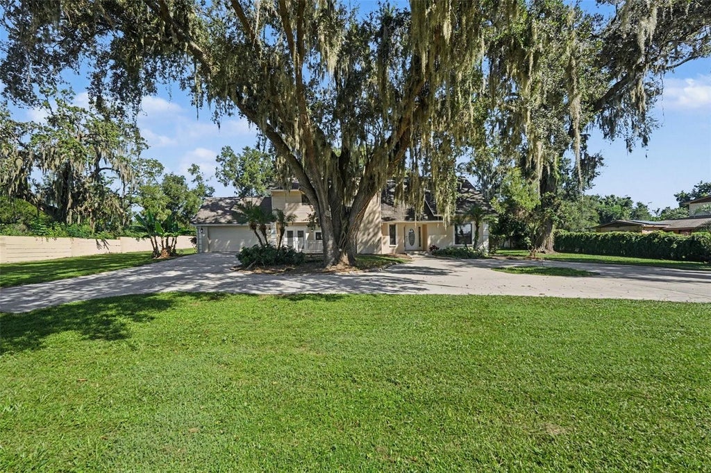 Photo of 126 Goins Drive, Seffner, FL 33584 (MLS # TB8553294)
