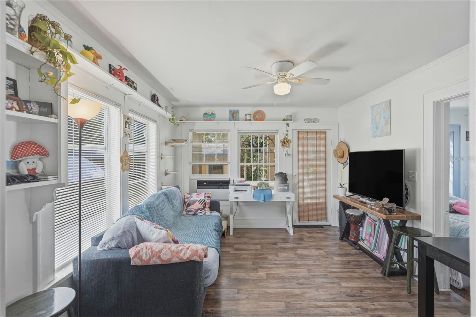 PHILLIPS DIV REV MAP - Land