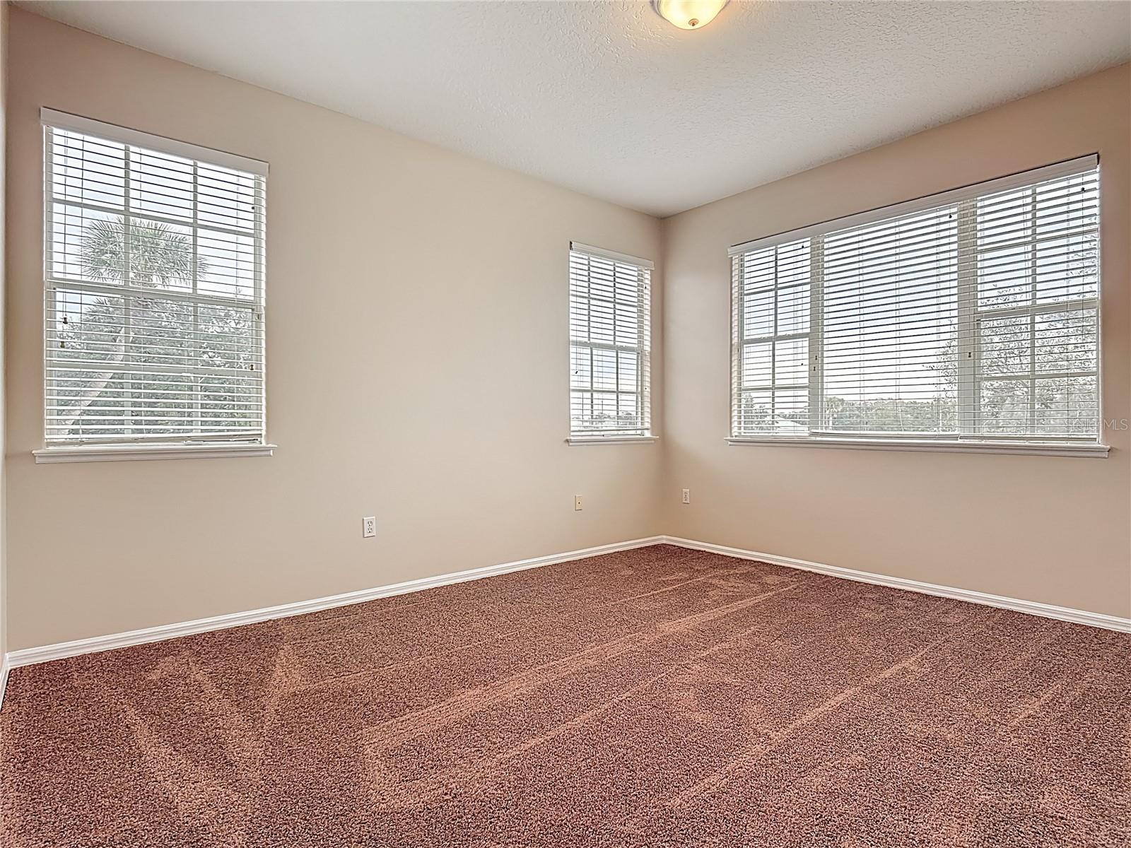 EAGLES NEST AT THE OAKS - Residential