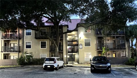 Photo of 238 Afton Square #308, Altamonte Springs, FL 32714 (MLS # S5137541)
