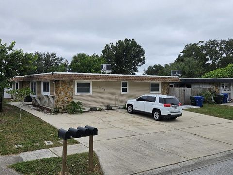 3505 SHERWOOD DRIVE B LARGO FL 33771