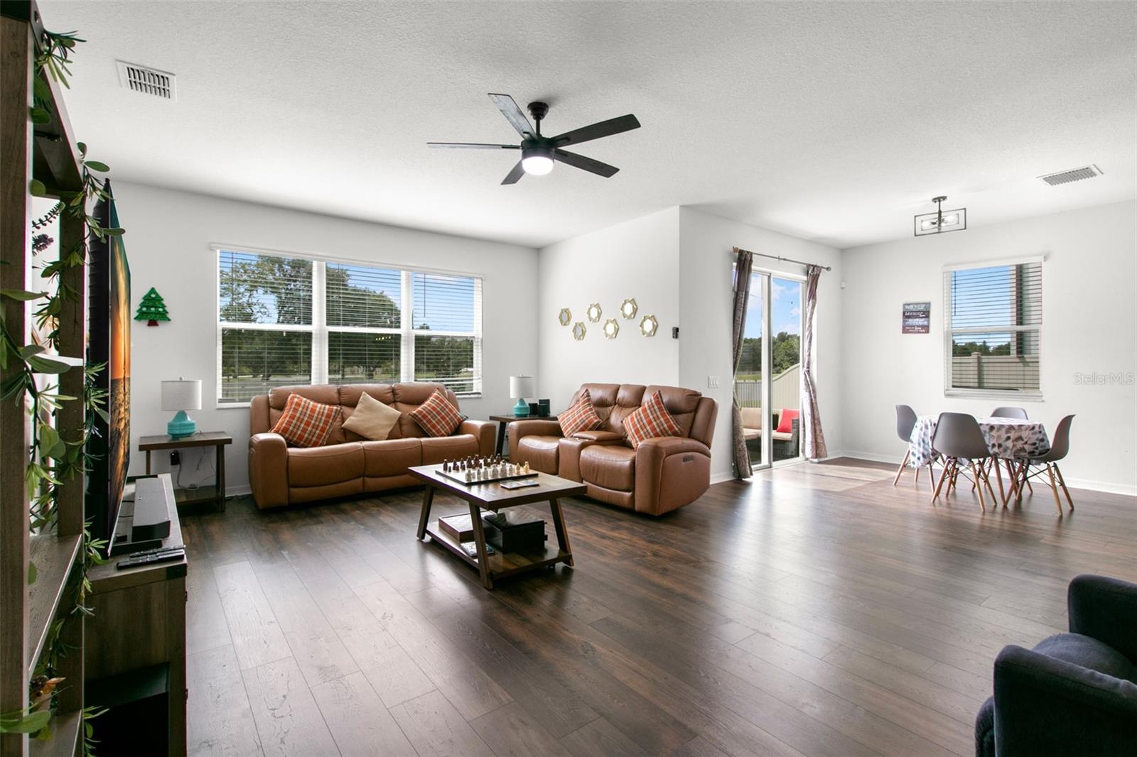 K-BAR RANCH-PCL E - Residential Lease