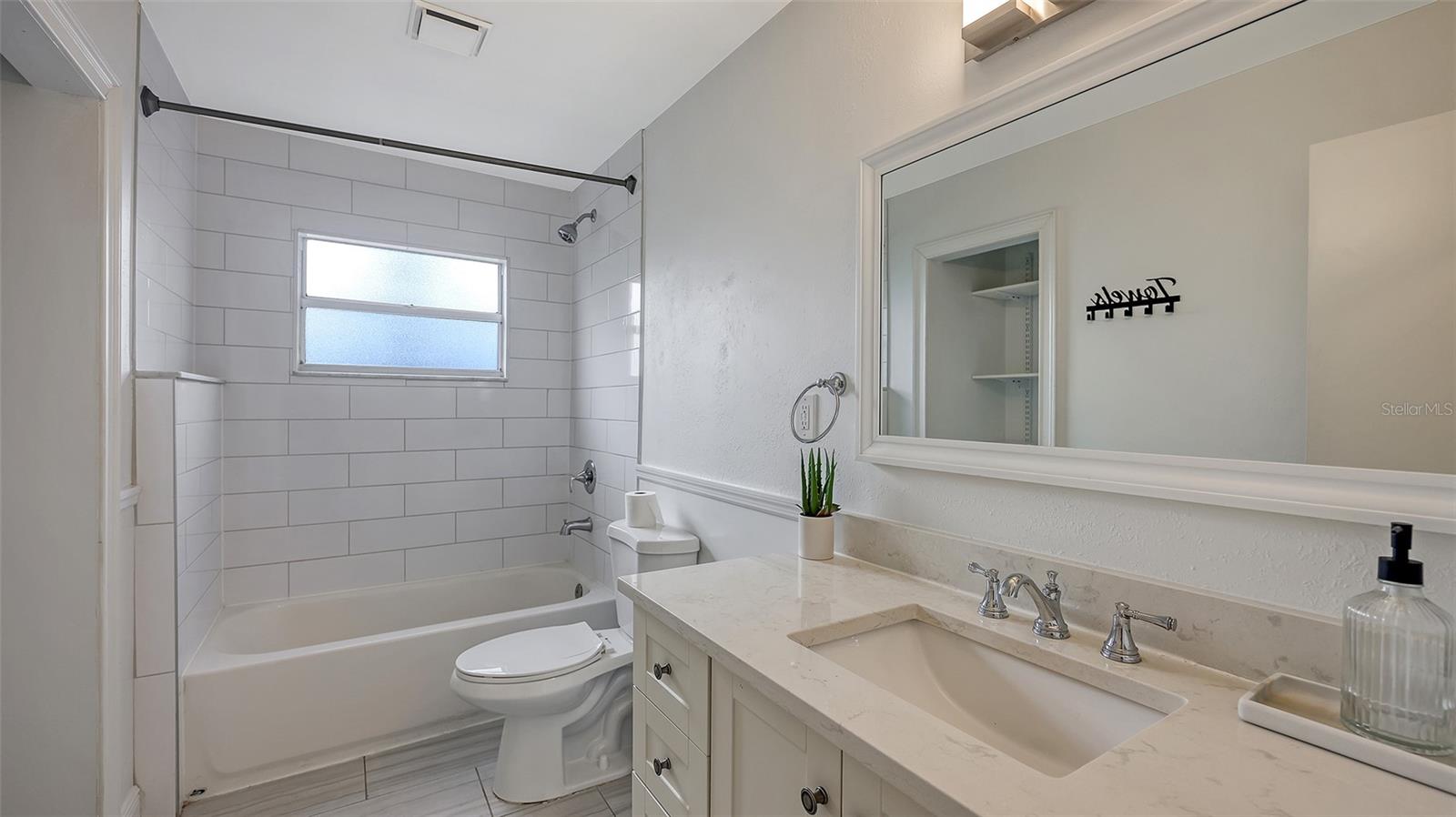 BEE RIDGE FARMS SUB - Residential