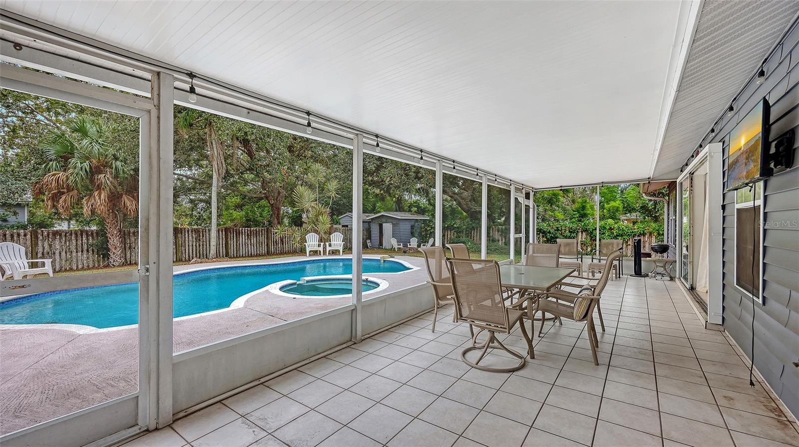 BEE RIDGE FARMS SUB - Residential