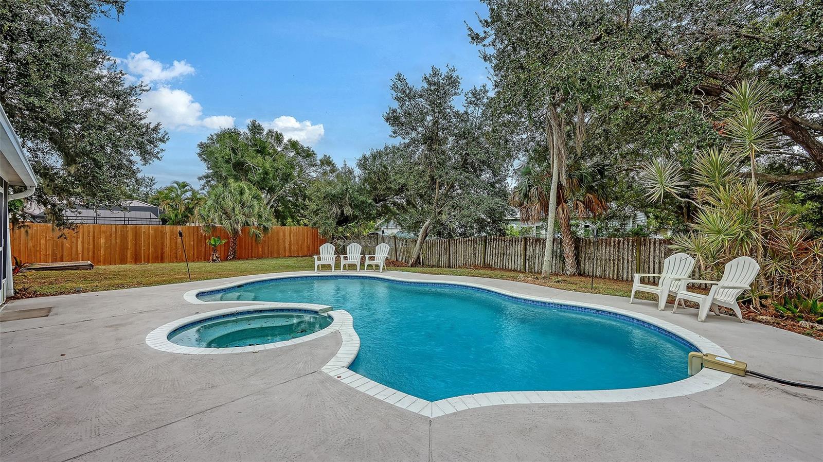 BEE RIDGE FARMS SUB - Residential