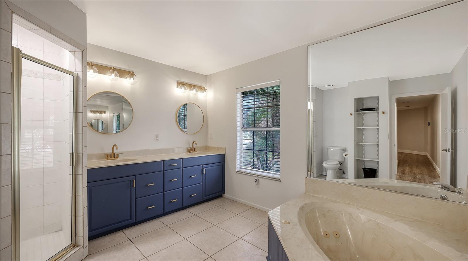 BEE RIDGE FARMS SUB - Residential